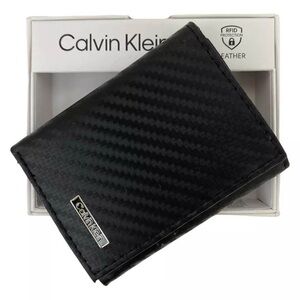 Calvin Klein • Men's Compact Genuine Leather Wallet